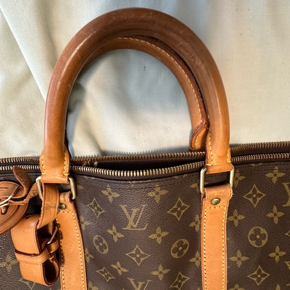 Authentic louie vitton travelling bag bought in France. - Picture 3 of 8